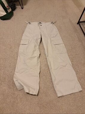 Hollister Women's Wide Leg Cargo Pants in Light Beige
